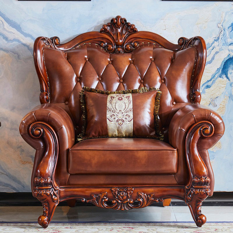 茶色の枕が付いた伝統的な房状のスプリットバック座席フレアアームソファ