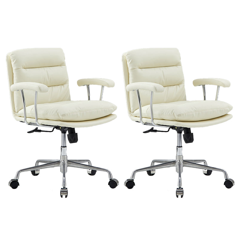 Chaise de bras rembourrée en cuir à hauteur de siège réglable chaise de bureau avec roues