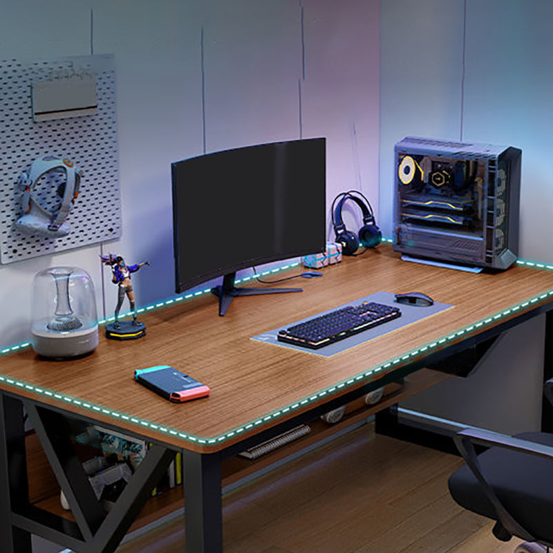 Bureau d'ordinateur rectangulaire Bureau de bureau de finition antique avec jambes en métal