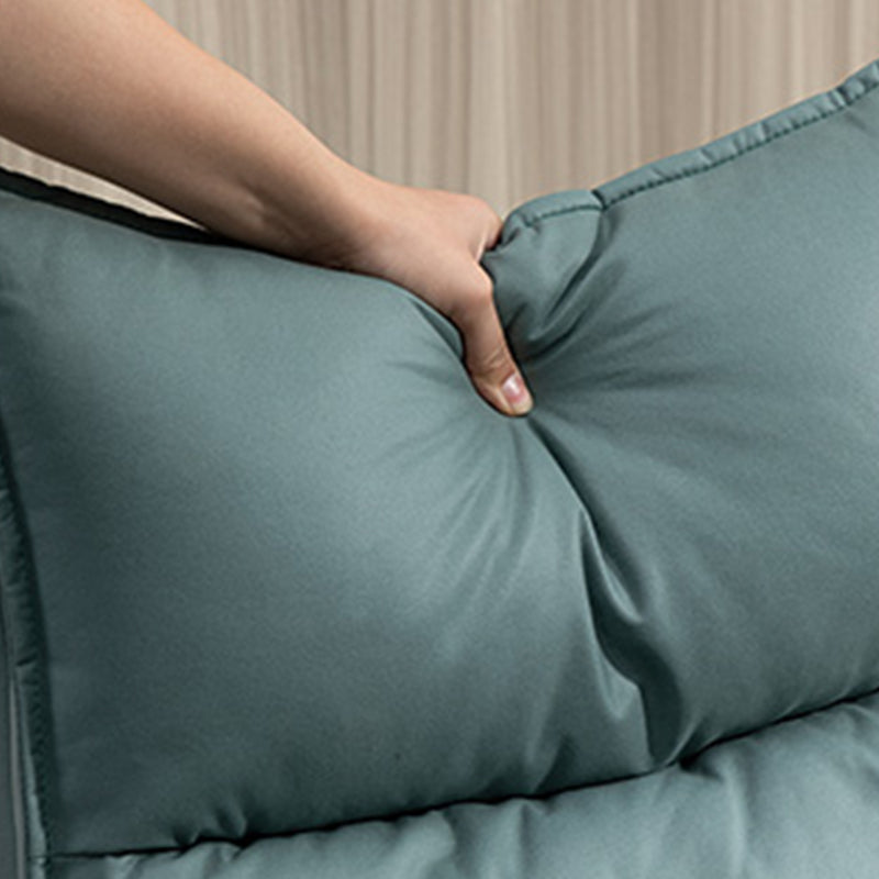 Posizionamento della poltrona a serio in pelle in pelle con finta reclinabile