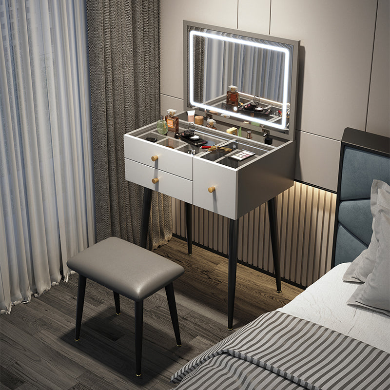 Glam Mirrored Glass Vanity Desk 3 Drawer Vanity Dressing Table Clearhalo 'Bedroom Furniture' 'furn' 'furn_makeup_vanities' 'Furniture' 'Makeup Vanities' 'makeup_vanities' 7092074