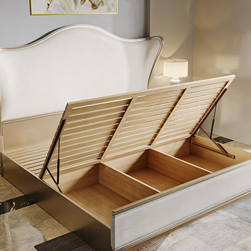 Eigentijds wit bed met gestoffeerd hoofdeinde in Victoriaanse stijl leerhout