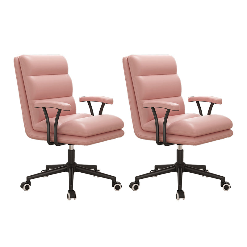 モダンなパッド入り武器室の椅子ホイール付きの悲惨な人間工学に基づいたデスクチェア