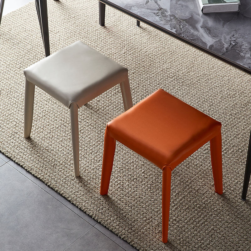 Glam ottomane in finta pelle in pelle resistente a colore solido pouf quadrati con gambe metalliche