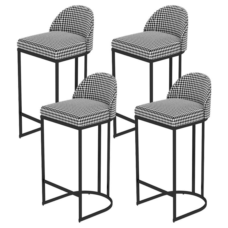 Sgabello da bar senza braccio da pranzo rivestito con una base in metallo