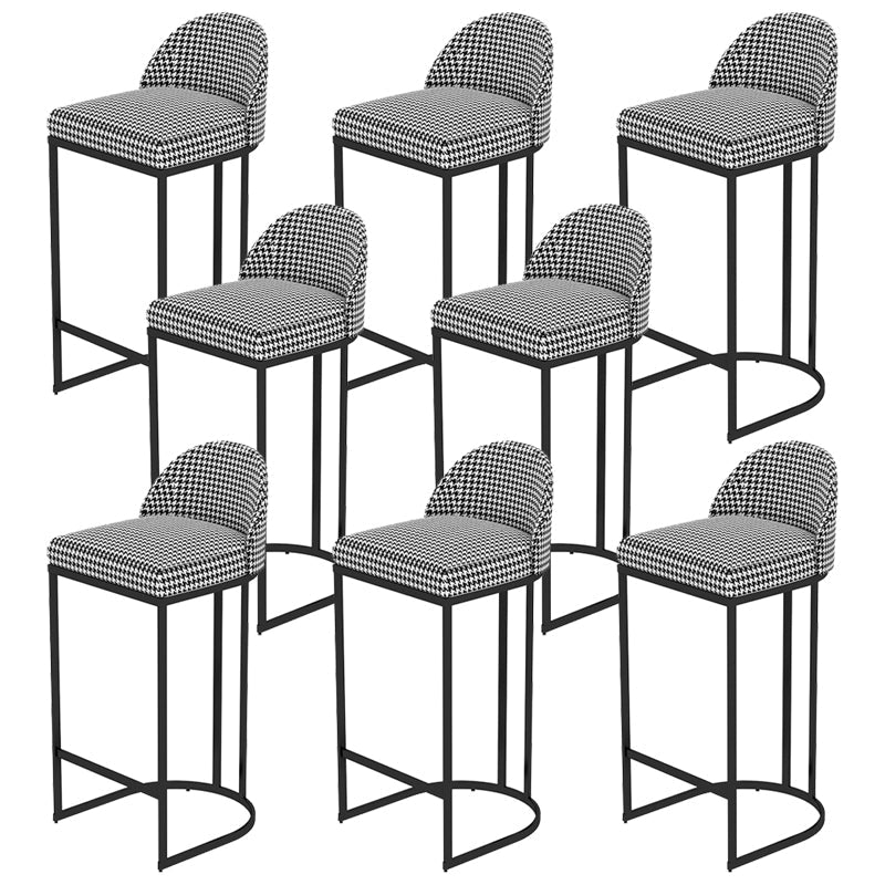 Sgabello da bar senza braccio da pranzo rivestito con una base in metallo