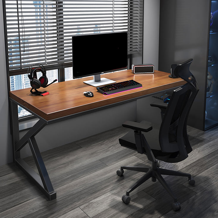 Bureau de bureau en bois massif bureau d'ordinateur de finition antique avec des jambes en métal