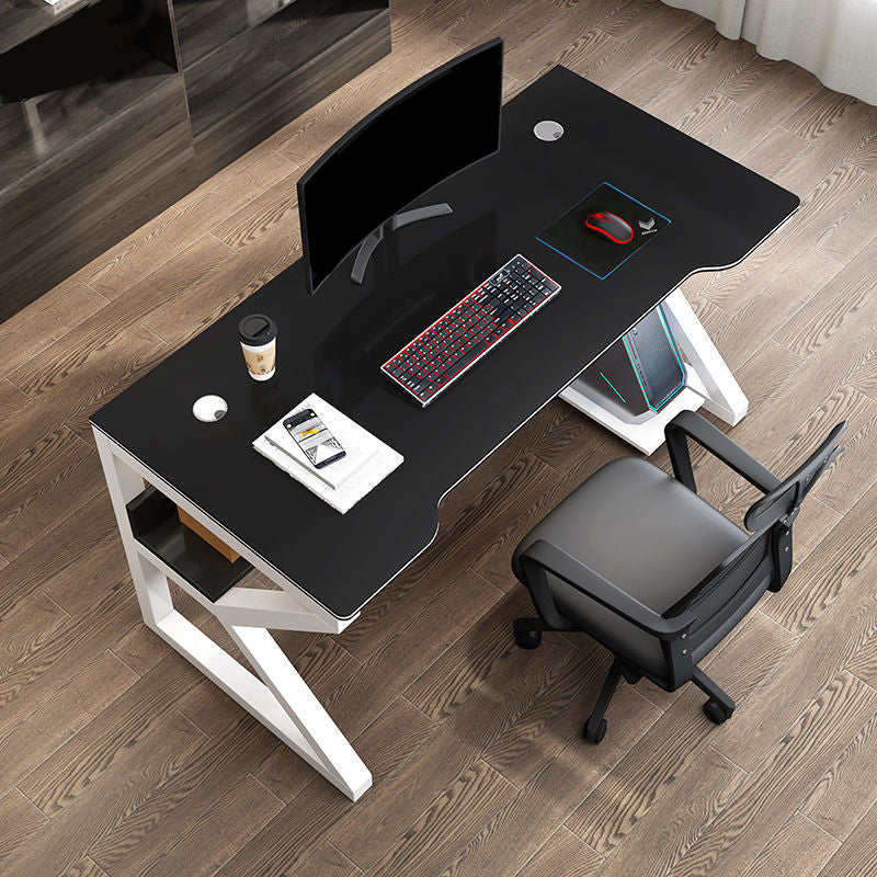 Bureau d'ordinateur en bois industriel Bureau de bureau de finition antique avec des jambes en acier