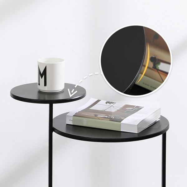 Zeitgenössischer Metall am Nachttisch am Nachttisch