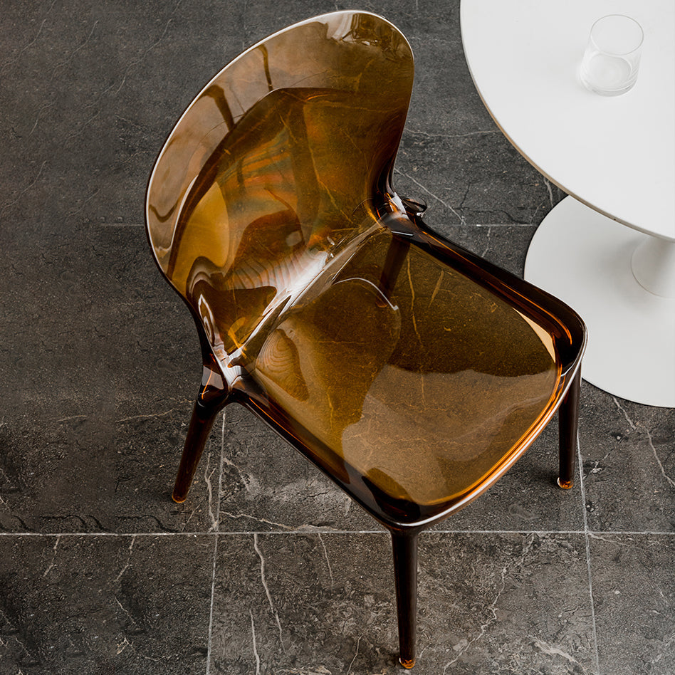 Eetkamer armloze eetkamerstoel plastic stapel zijkant