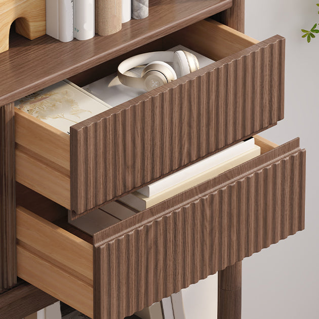 Armoire en verre brune / naturel, armoire moderne en bois massif du milieu du siècle