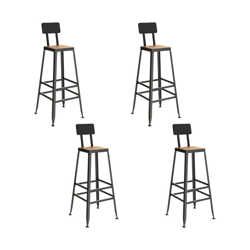 Sgabello da bar senza braccia da bar in stile industriale con gambe nere