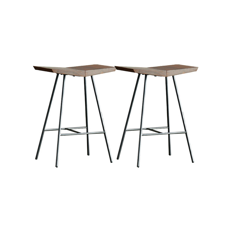 Hedendaagse metalen barkruk voetsteun tegenstoel in bruin