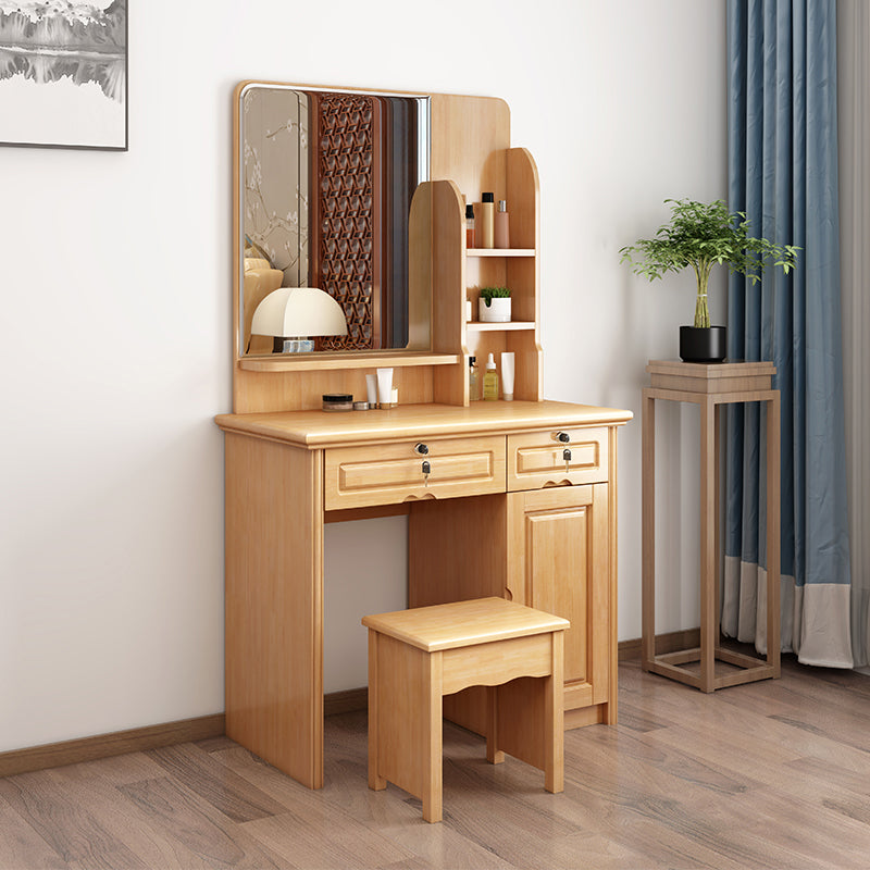 Tradition de coiffeuse de la maison de maquillage de maquillage avec miroir