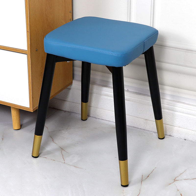 Glam otomano de cuero de cuero sólido otomano cuadrado con patas de metal