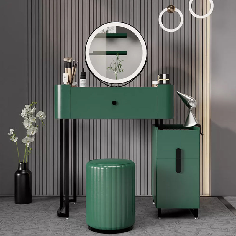 Copeador de maquillaje de cuero moderno de tocador moderno de mediados de siglo con espejo y taburetes