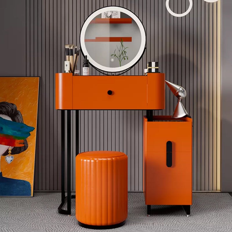 Copeador de maquillaje de cuero moderno de tocador moderno de mediados de siglo con espejo y taburetes