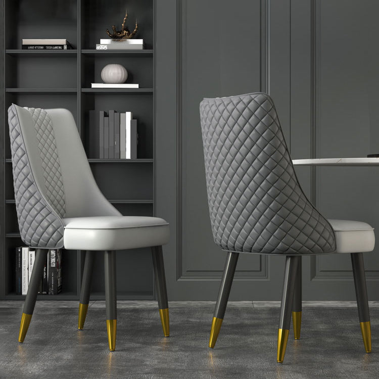 工業スタイルのダイニングチェアフェイクレザーキッチンの椅子と木製の脚