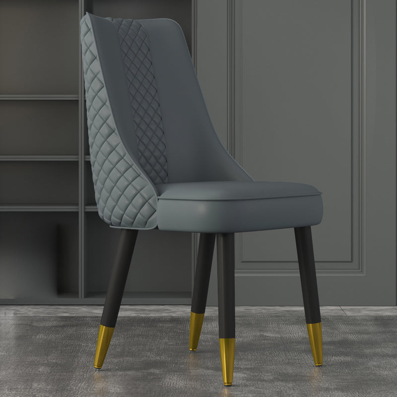 工業スタイルのダイニングチェアフェイクレザーキッチンの椅子と木製の脚