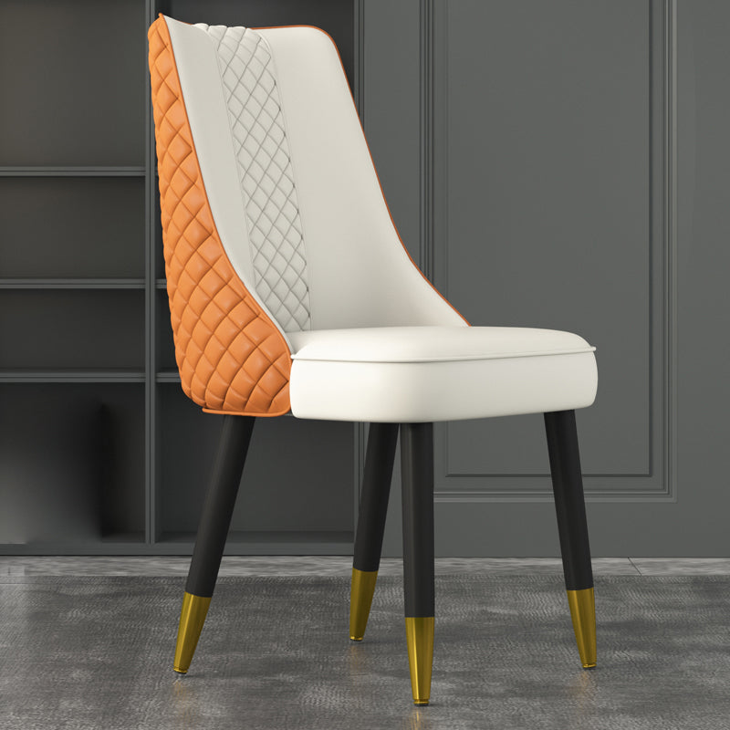 工業スタイルのダイニングチェアフェイクレザーキッチンの椅子と木製の脚