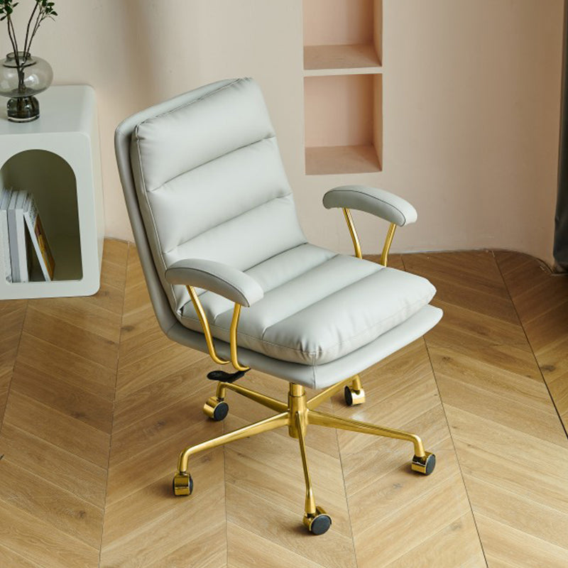 Silla de oficina de armas fija moderna Mecanismo de inclinación de cuero Silla de escritorio ergonómico