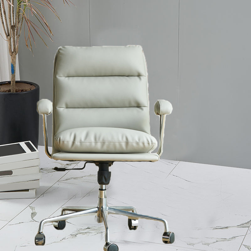 Silla de oficina de armas fija moderna Mecanismo de inclinación de cuero Silla de escritorio ergonómico