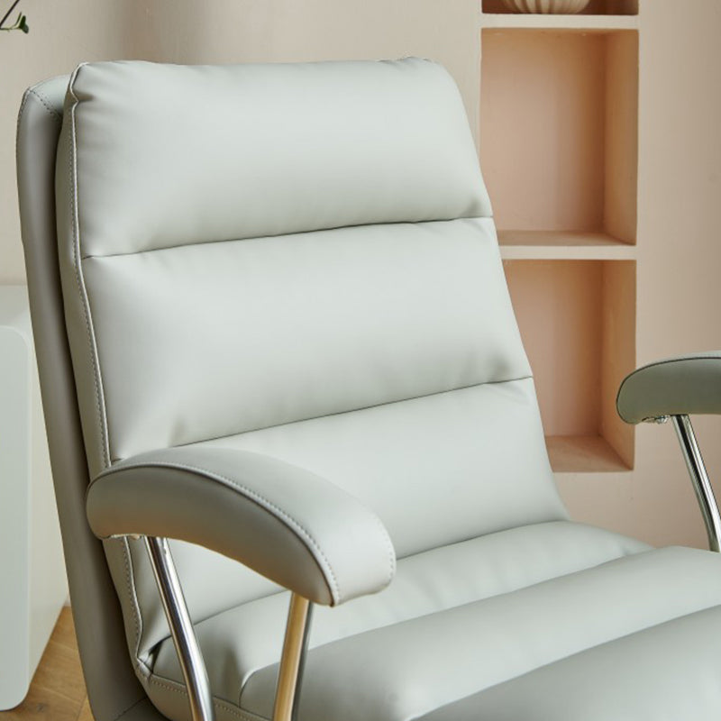 Silla de oficina de armas fija moderna Mecanismo de inclinación de cuero Silla de escritorio ergonómico