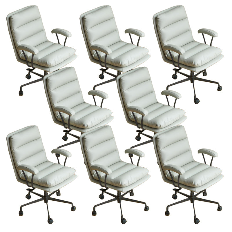 Silla de oficina de armas fija moderna Mecanismo de inclinación de cuero Silla de escritorio ergonómico