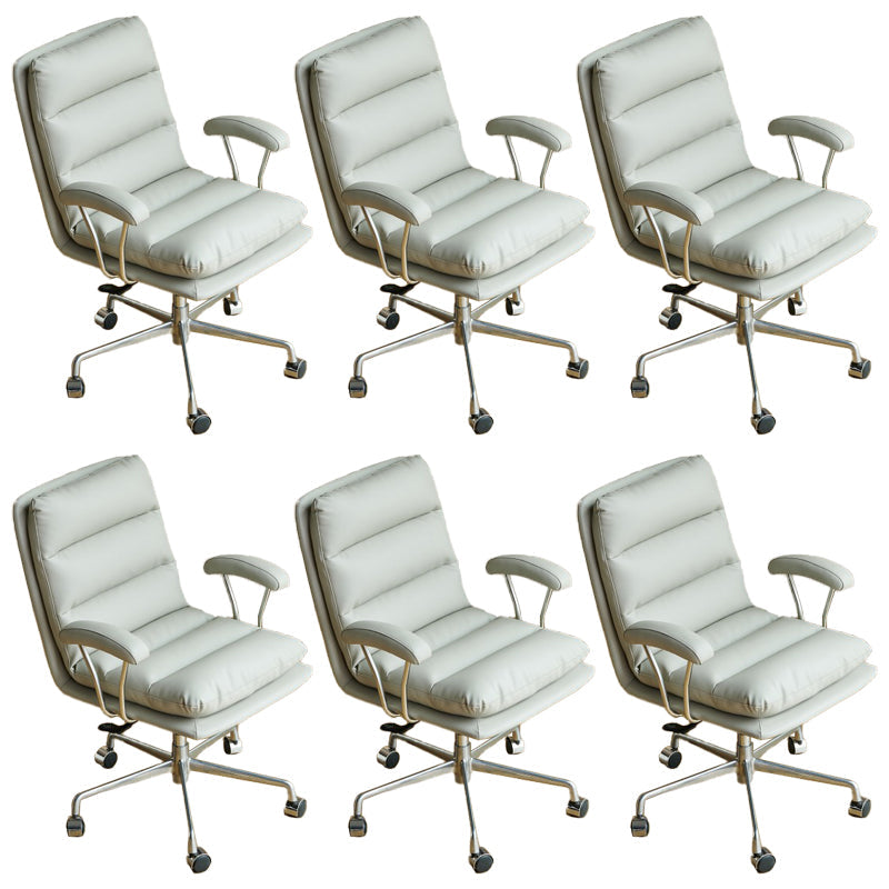 Silla de oficina de armas fija moderna Mecanismo de inclinación de cuero Silla de escritorio ergonómico