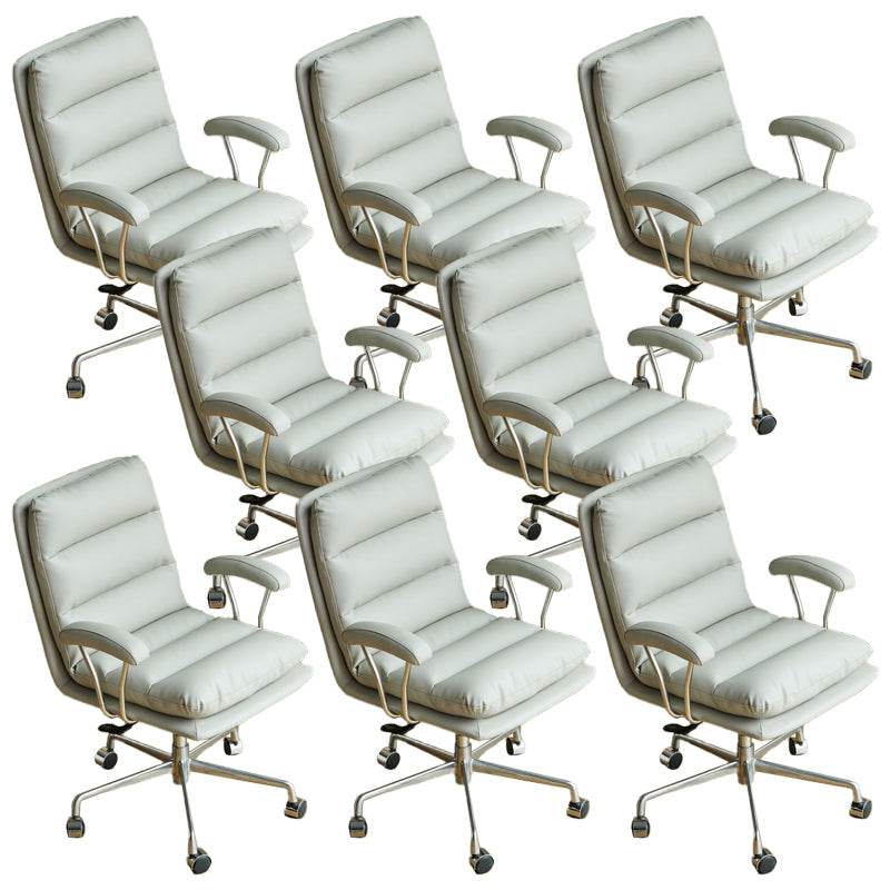 Silla de oficina de armas fija moderna Mecanismo de inclinación de cuero Silla de escritorio ergonómico