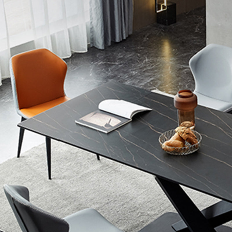 Moderner, einfacher Esstisch, rechteckiger Esstisch mit Metallsockel für das Esszimmer