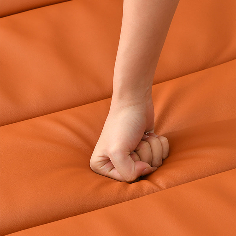 Sedia a schiera per poltrone in pelle con finta reclinabile in finta polpa di colore.