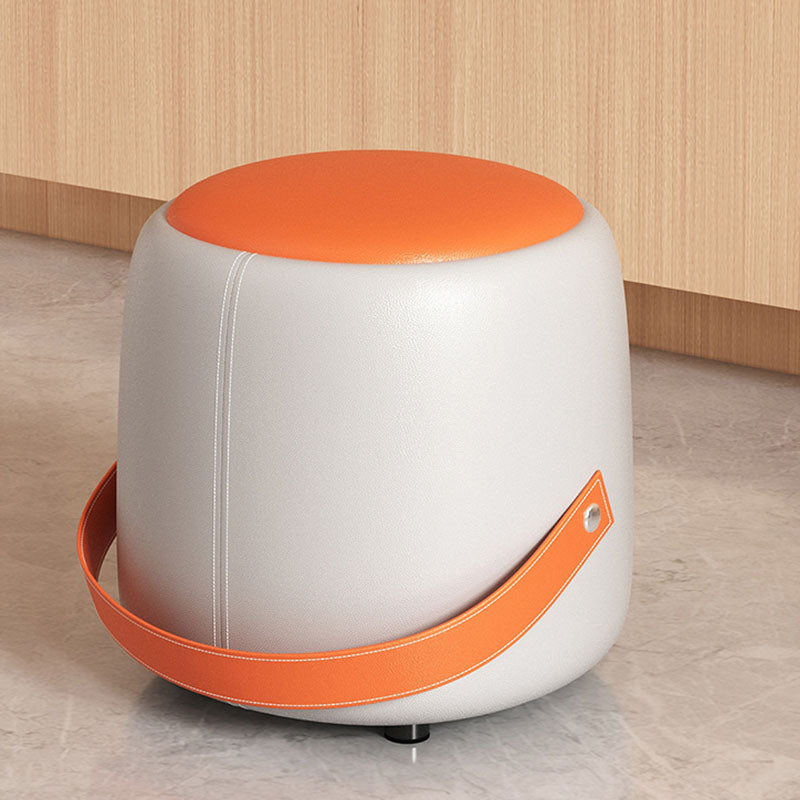 Moderno pouf pouf in finta pelle in pelle imbottita ottomana