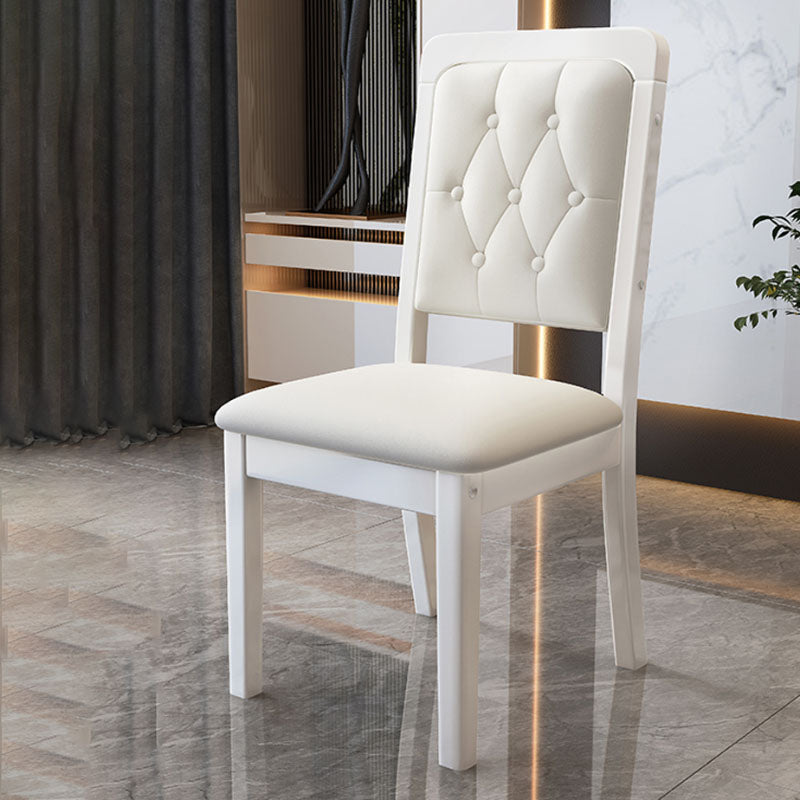 Houten getufte eetkamerstoel moderne stijl gestoffeerde armloze eetkamerstoelen
