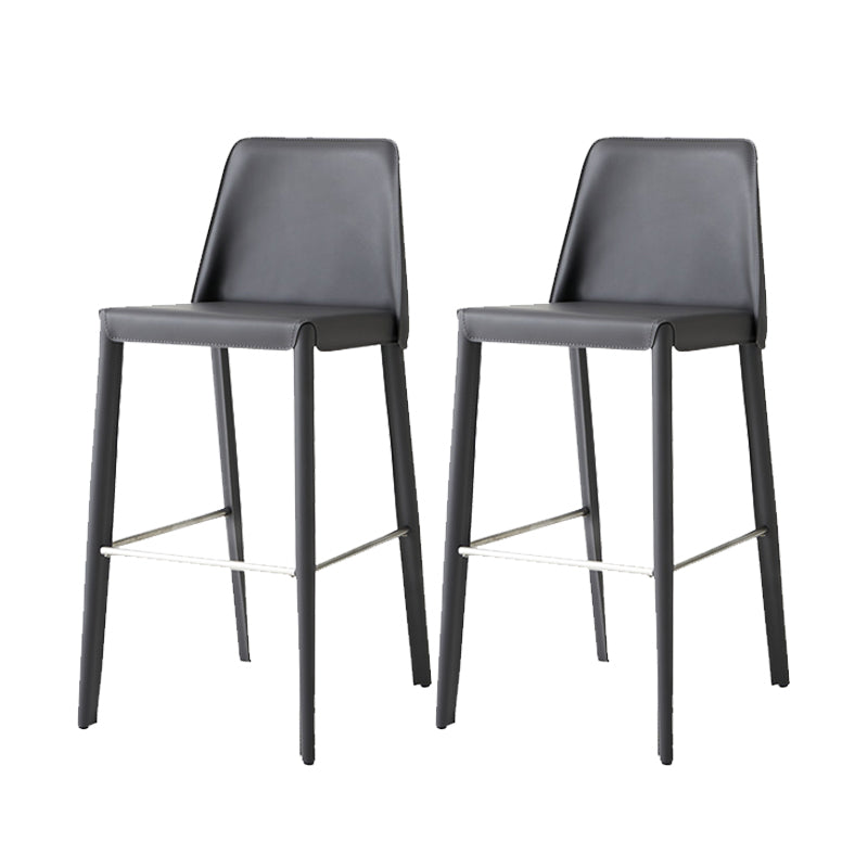 Sgabelli da bar in stile in pelle finta con lo schienale