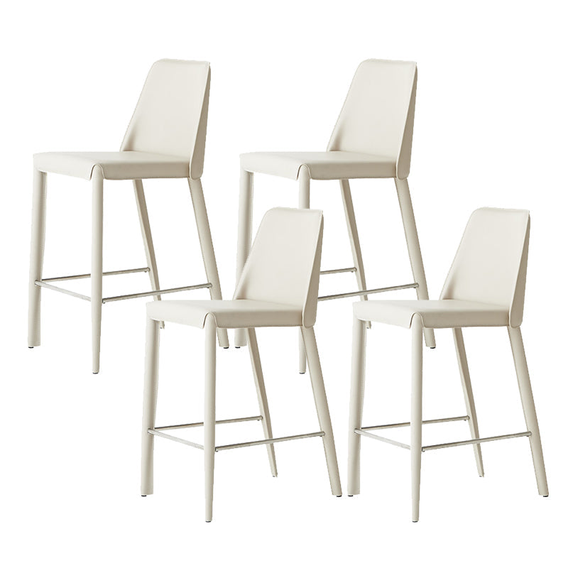 Sgabelli da bar in stile in pelle finta con lo schienale