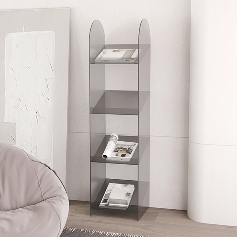 Libreria moderna di libreria standard aperta con scaffali