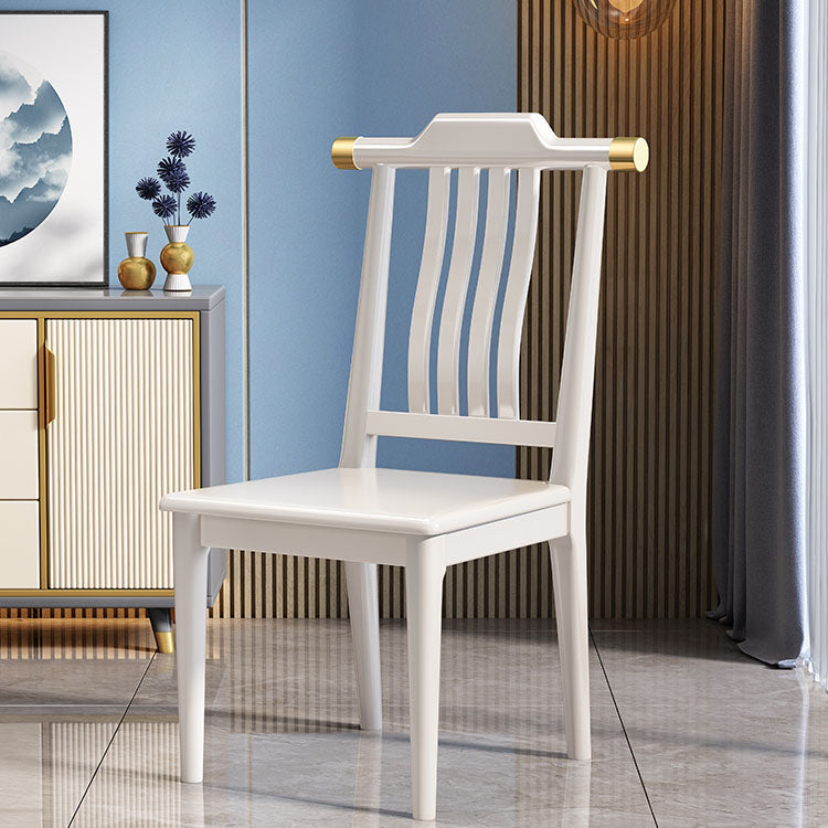 Industriële keuken eetkamerstoel massief houten lat achter armloze stoel