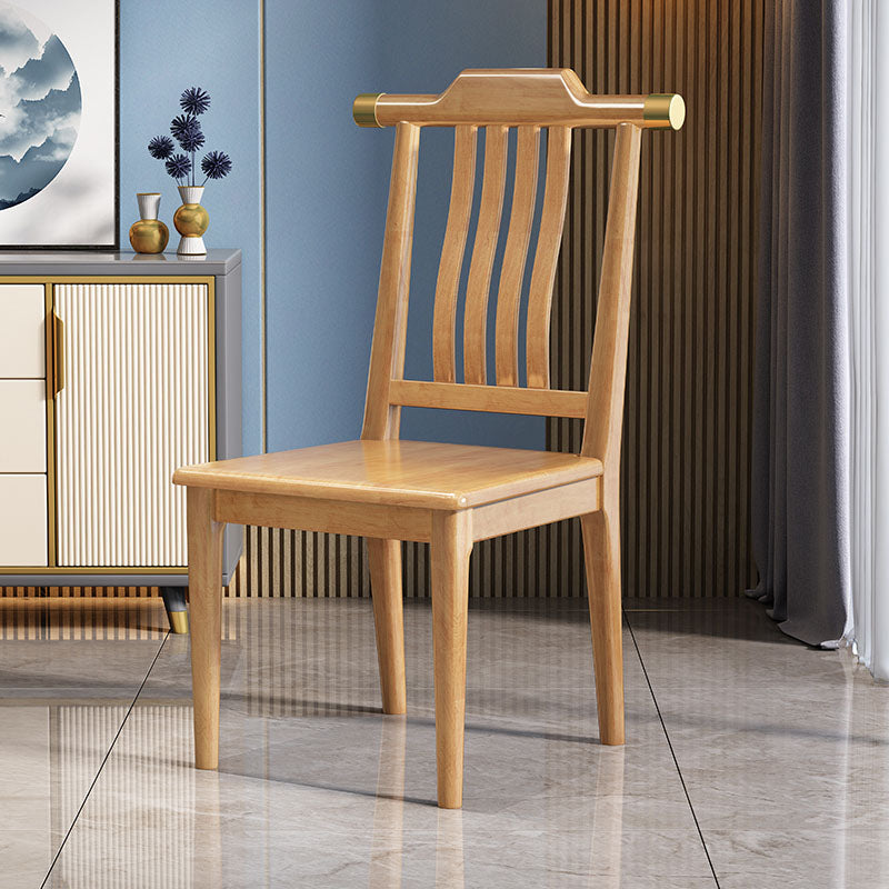 Industriële keuken eetkamerstoel massief houten lat achter armloze stoel