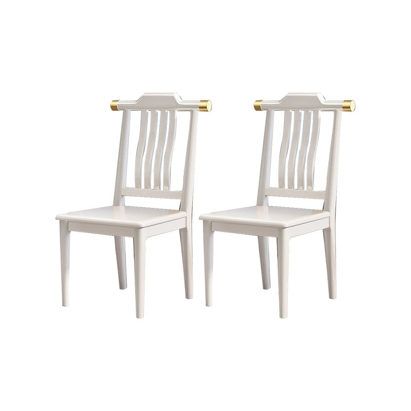 Industriële keuken eetkamerstoel massief houten lat achter armloze stoel