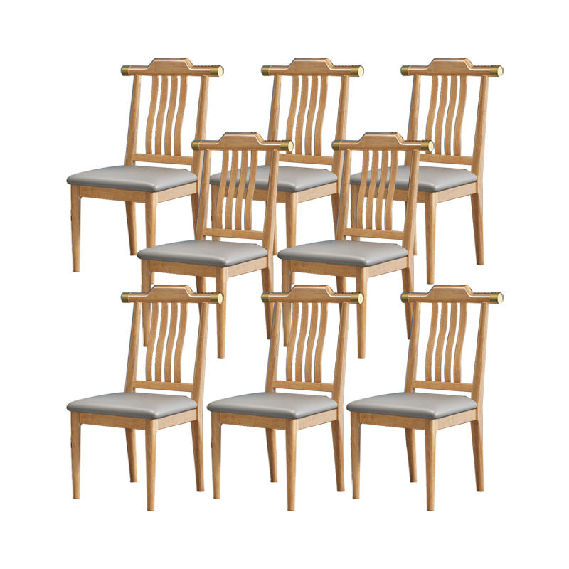 Industriële keuken eetkamerstoel massief houten lat achter armloze stoel