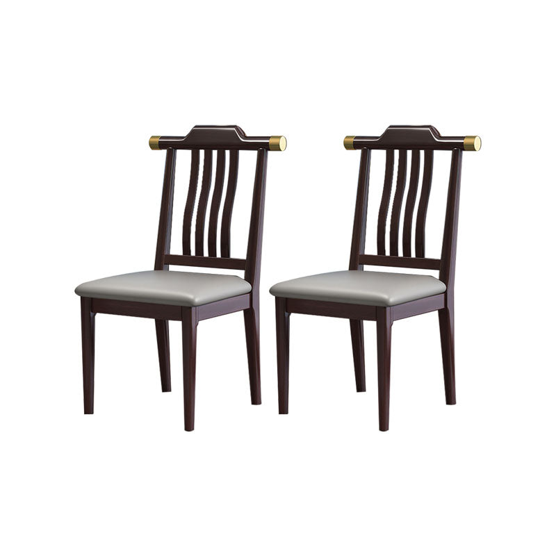 Industriële keuken eetkamerstoel massief houten lat achter armloze stoel