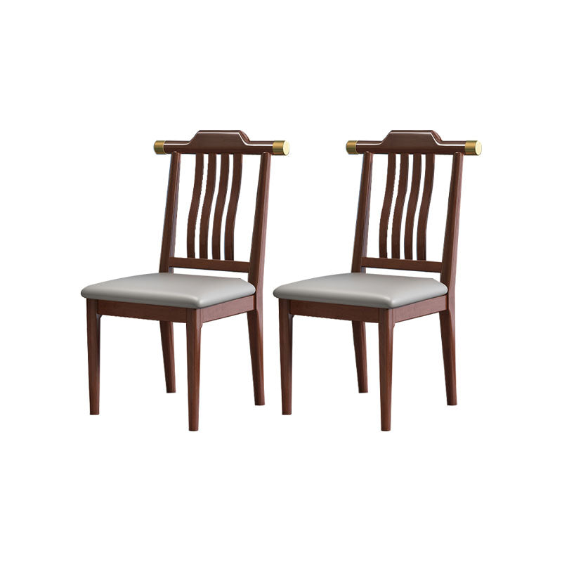 Industriële keuken eetkamerstoel massief houten lat achter armloze stoel