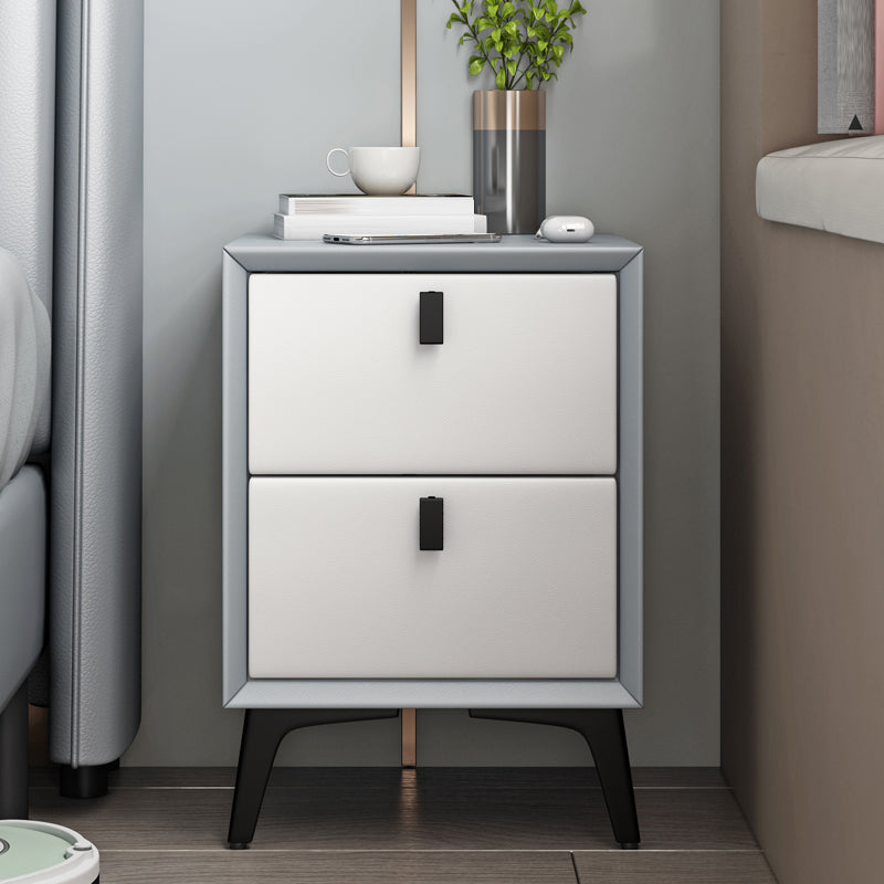 Comobilismo per letto contemporaneo in pelle con cabine da comodino con cassetti