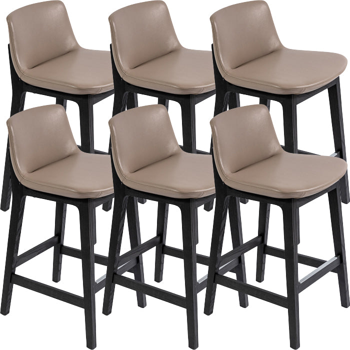 Scandinavische binnenbarkrukken massieve houten kruk met voetsteun