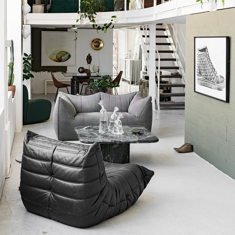 Asiento estacionario de cuero con sofá de 40 "de ancho con mechones divididos con mechones.