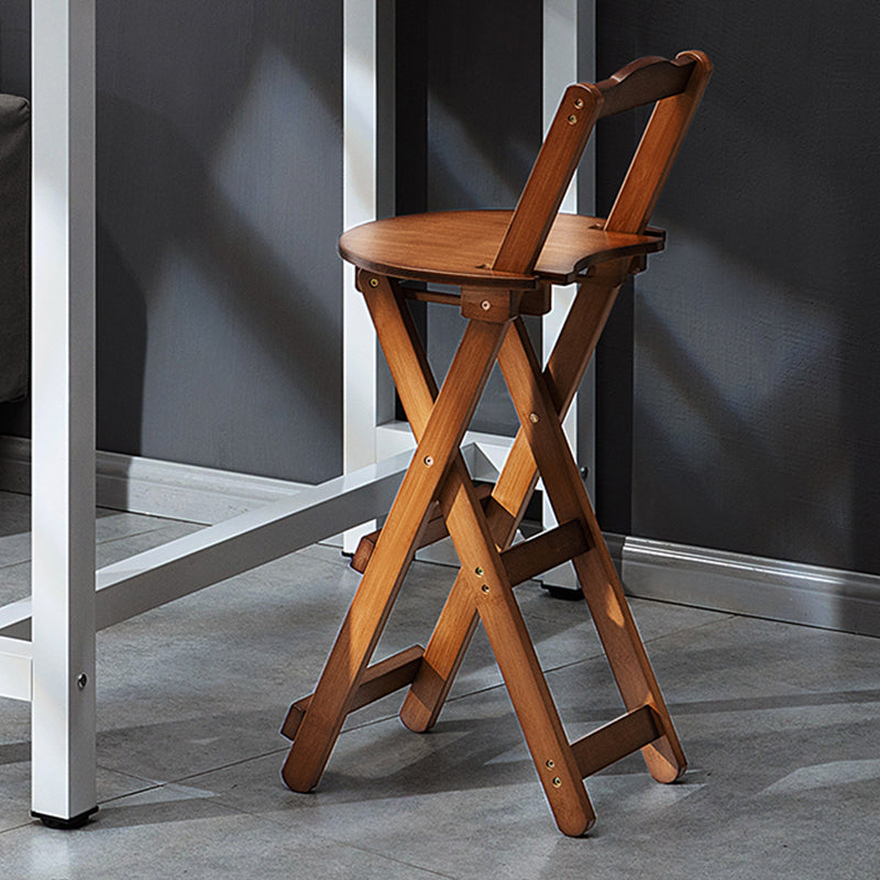 Sgabelli da bar per interni contemporanei in legno.