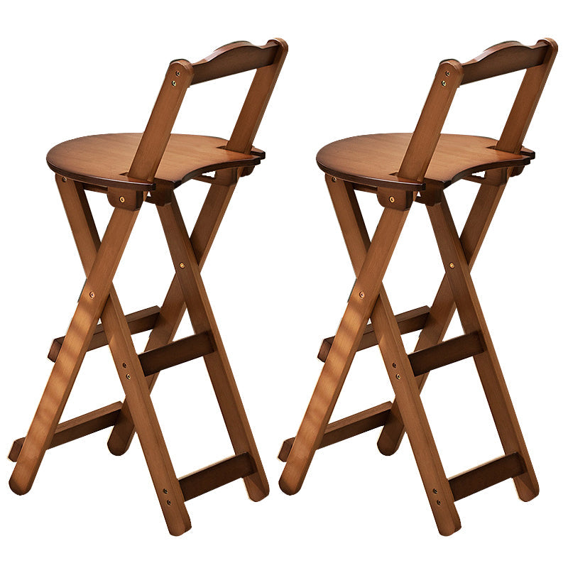 Sgabelli da bar per interni contemporanei in legno.