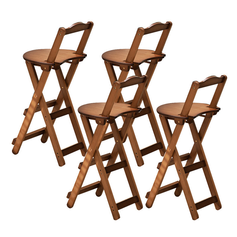 Sgabelli da bar per interni contemporanei in legno.