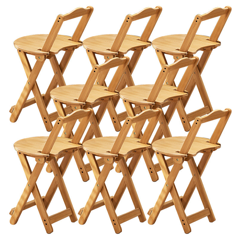 Sgabelli da bar per interni contemporanei in legno.